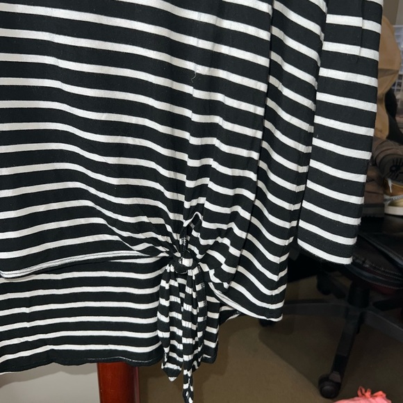 Torrid size 2 super soft knit long sleeve - Picture 2 of 4